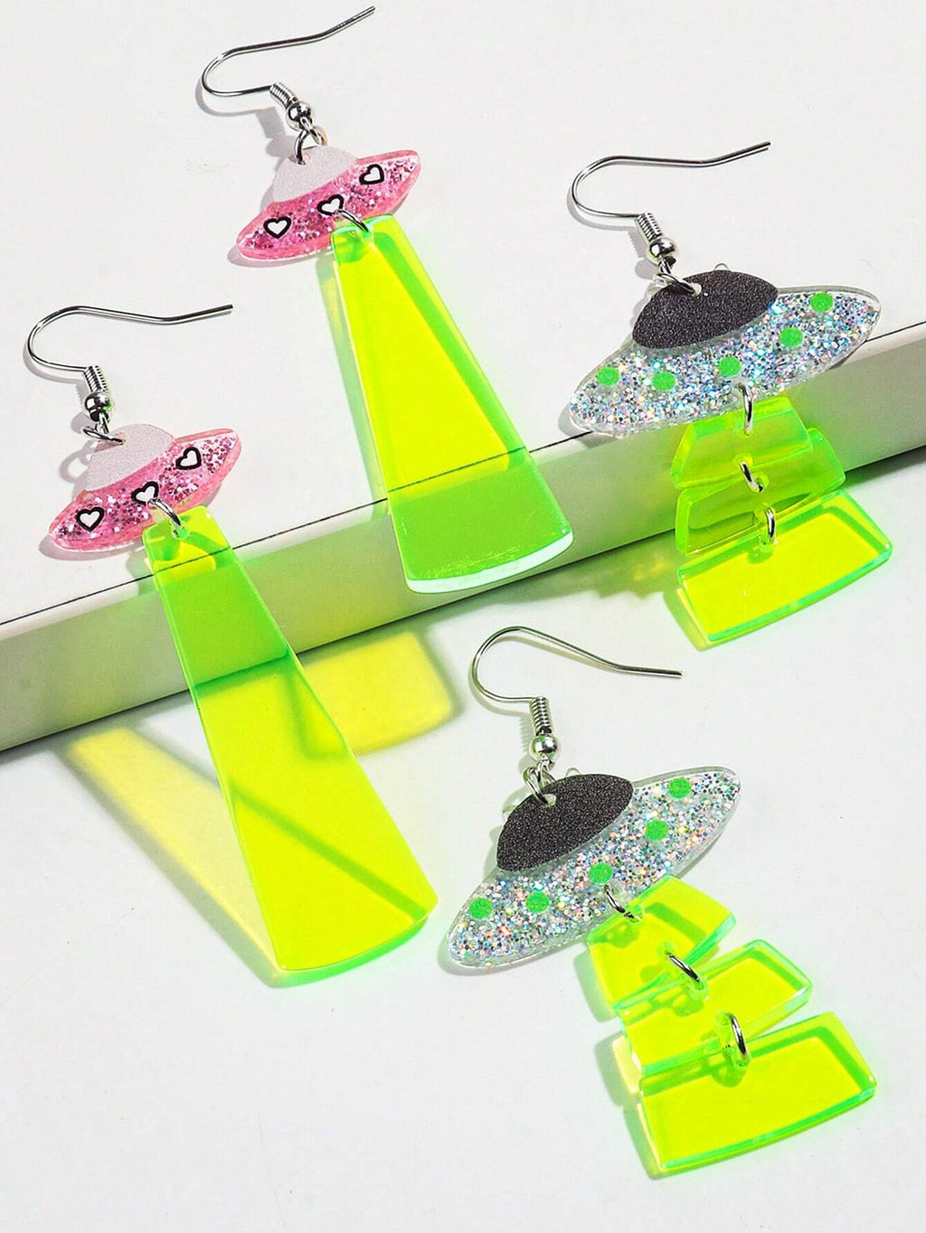 ARETES UFO